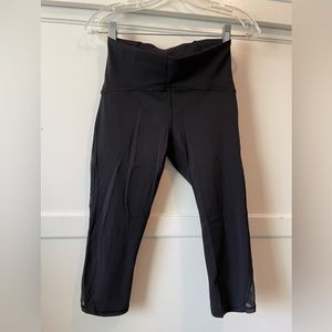 Lululemon black cropped leggings